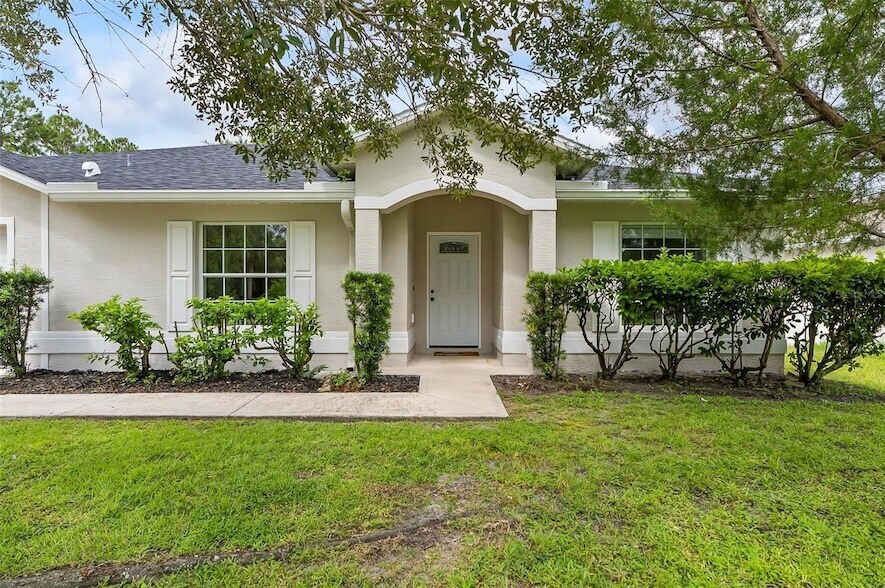 64 Radcliffe Dr in Palm Coast, FL - Building Photo