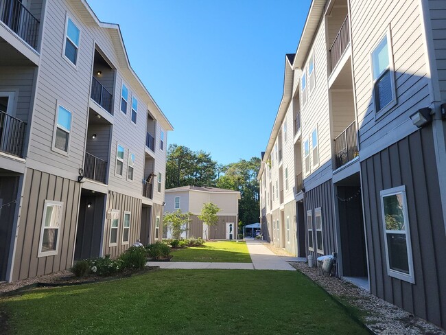 4424 LA-22 in Mandeville, LA - Foto de edificio - Building Photo