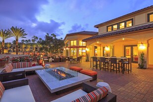 The Village Mission Valley Apartamentos