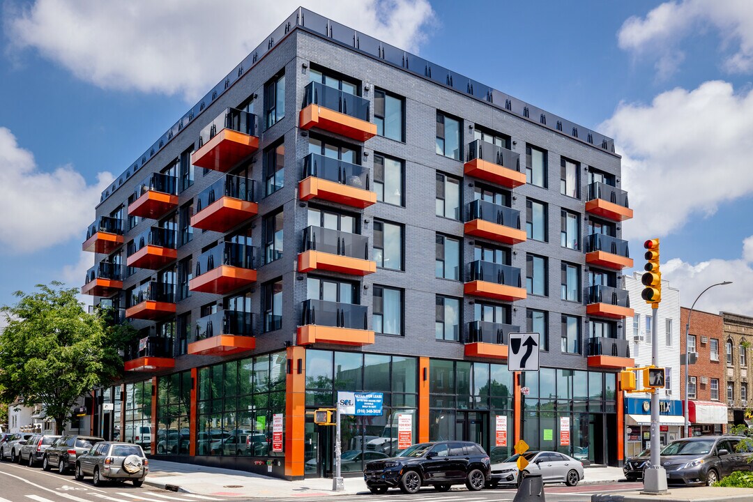 10107 Northern Blvd in Corona, NY - Building Photo