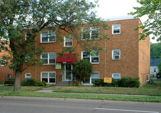 889 Maryland Ave E in St. Paul, MN - Foto de edificio - Building Photo