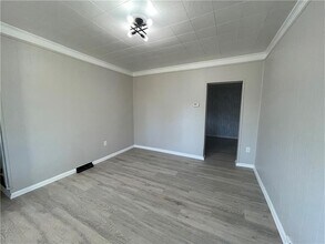 405 Sumner Ave in New Castle, PA - Foto de edificio - Building Photo