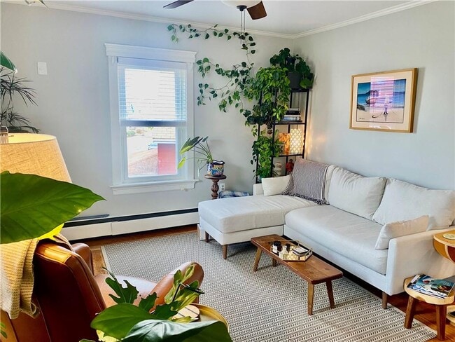 9 Hall Ave in Newport, RI - Building Photo - Building Photo