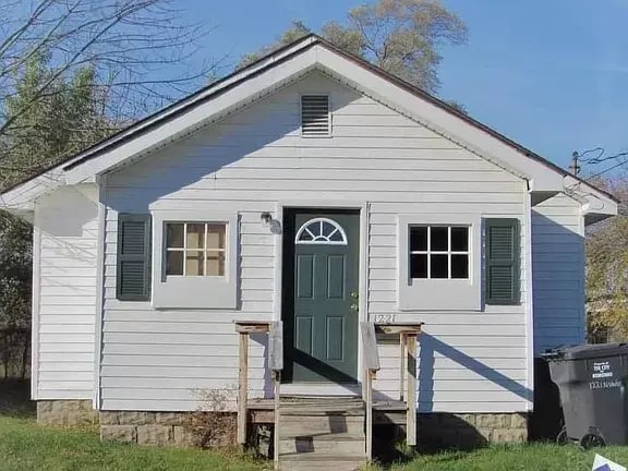 property at 1221 N Union St
