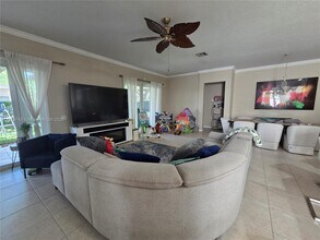 1010 Daisy Ln in Weston, FL - Building Photo - Building Photo