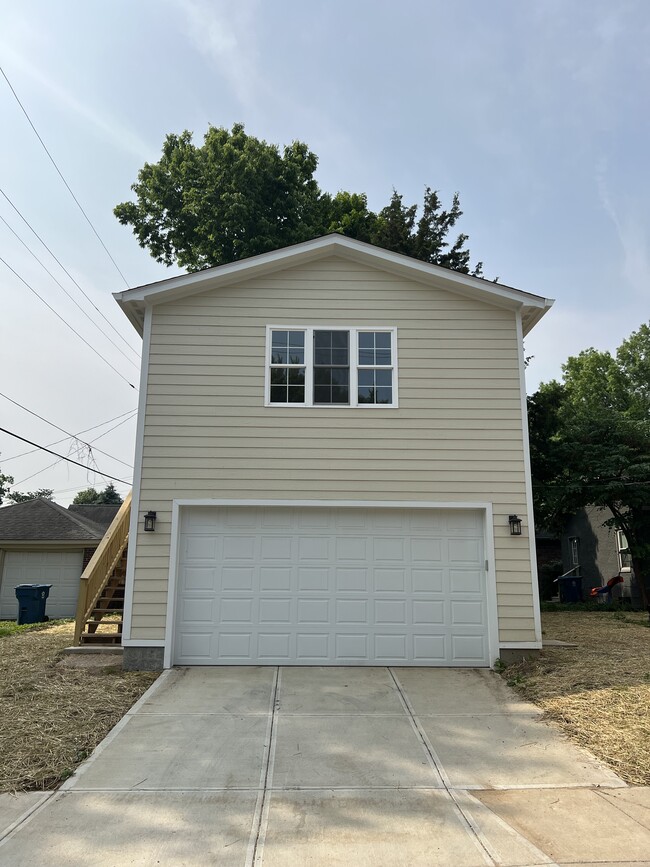 4841 N Kenwood Ave, Unit Carriage House in Indianapolis, IN - Foto de edificio - Building Photo