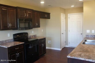 156 Benjamin Pl in Mount Washington, KY - Building Photo - Building Photo