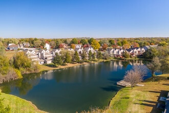 Lakeside Village in Kansas City, MO - Building Photo - Building Photo
