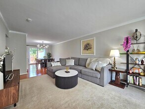 5988 Queenston St in West Springfield, VA - Building Photo - Building Photo