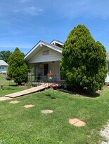 612 W Cherokee Dr in Bloomington, IN - Building Photo