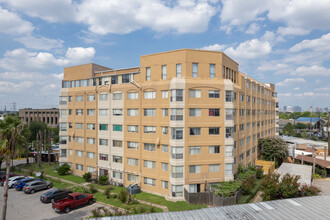 Atrium Cellini in Houston, TX - Building Photo - Building Photo