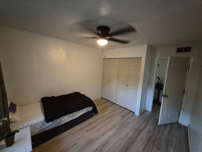 1533 Bosque Dr in Garland, TX - Foto de edificio - Building Photo