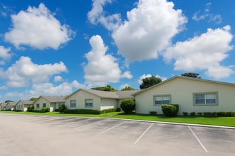 1st month $995 & SD $995 w/ approved credit in Pompano Beach, FL - Building Photo - Building Photo