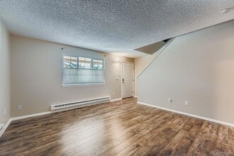 1976 Eagle St in Aurora, CO - Foto de edificio - Building Photo