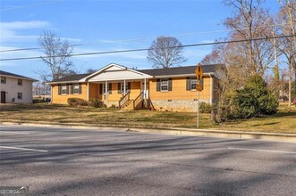 2338 Rockbridge Rd SW in Stone Mountain, GA - Building Photo - Building Photo