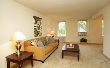 Naylor Gardens in Washington, DC - Building Photo - Interior Photo