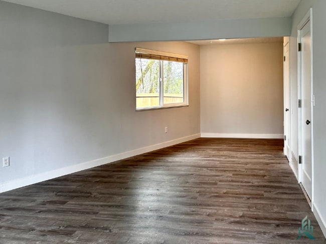 193 SE Bridgeway Ave in Corvallis, OR - Building Photo - Building Photo