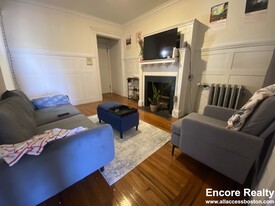 14 Medfield St, Unit 12 Apartamentos