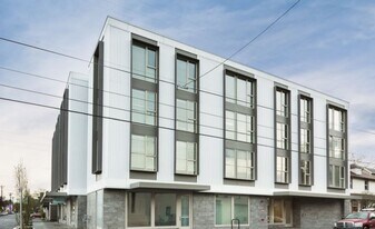 1313 SE Spokane St in Portland, OR - Building Photo