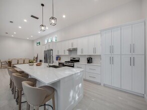 143 Sunset Bay Dr in Palm Beach Gardens, FL - Building Photo - Building Photo