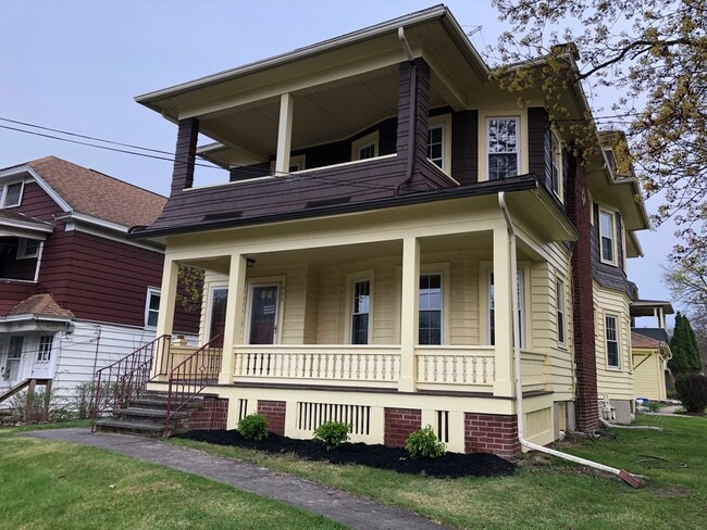 402 Broad St, Unit 2 in Syracuse, NY - Building Photo - Building Photo