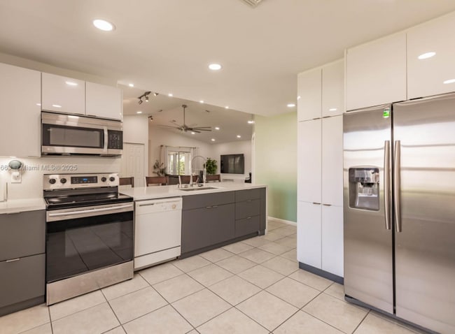 2235 SE 6th Ct in Homestead, FL - Building Photo - Building Photo