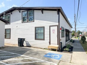 201 Eastwood St in Houston, TX - Foto de edificio - Building Photo
