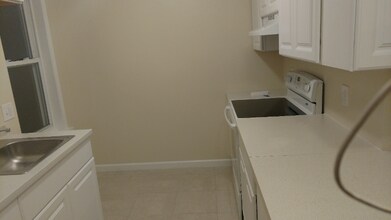 1 Galveston Pl SW in Washington, DC - Building Photo - Building Photo