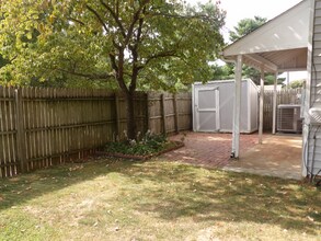 413 Forest Ct in Warrenton, VA - Building Photo - Building Photo