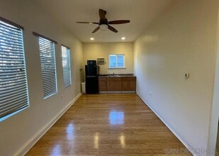 1863 Almagro Ln in Escondido, CA - Building Photo - Building Photo