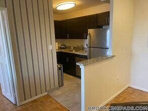 185 Freeman St in Brookline, MA - Building Photo - Building Photo