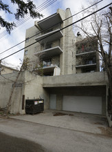 1607 26th Ave SW in Calgary, AB - Building Photo - Building Photo