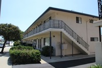 364 E Badillo St in Covina, CA - Foto de edificio - Building Photo