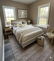 325 Malaga Park Dr in Malaga, NJ - Building Photo