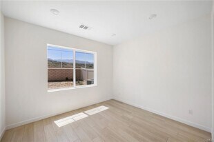 23724 Wilcox Dr in Santa Clarita, CA - Building Photo