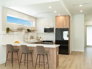 1421 SW 24th Ct in Fort Lauderdale, FL - Building Photo - Building Photo