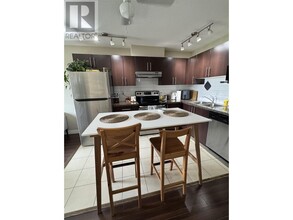 1239-1239 Kingsway in Vancouver, BC - Building Photo - Building Photo