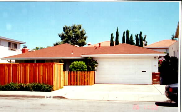 1445 Oxford St in Redwood City, CA - Building Photo - Building Photo