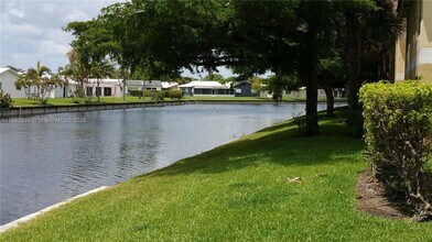 7640 Westwood Dr in Tamarac, FL - Building Photo - Building Photo