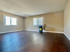 970 Mission Dr in Costa Mesa, CA - Foto de edificio - Building Photo