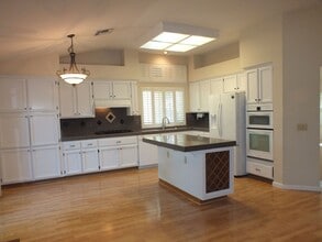 111 Hopfield Dr in Folsom, CA - Building Photo - Building Photo