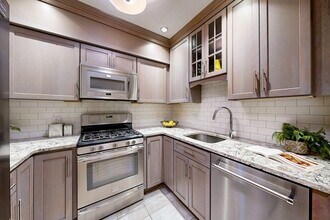 111 W 8th St, Unit 3 in Boston, MA - Building Photo - Building Photo