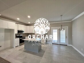 997 Fair Oaks St in Springdale, AR - Building Photo - Building Photo