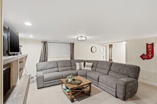 3588 Bengal Blvd in Cottonwood Heights, UT - Building Photo