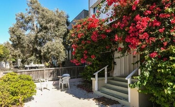 30 Dudley Ave in Venice, CA - Building Photo - Building Photo