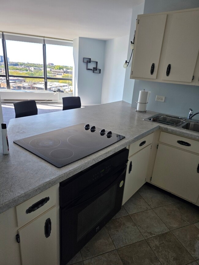 property at 5415 N Sheridan Rd