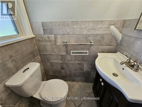 99 Golden Blvd W in Welland, ON - Building Photo - Building Photo