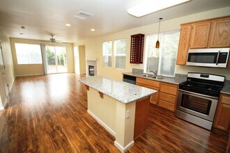 10048 Wexted Way in Elk Grove, CA - Building Photo - Building Photo