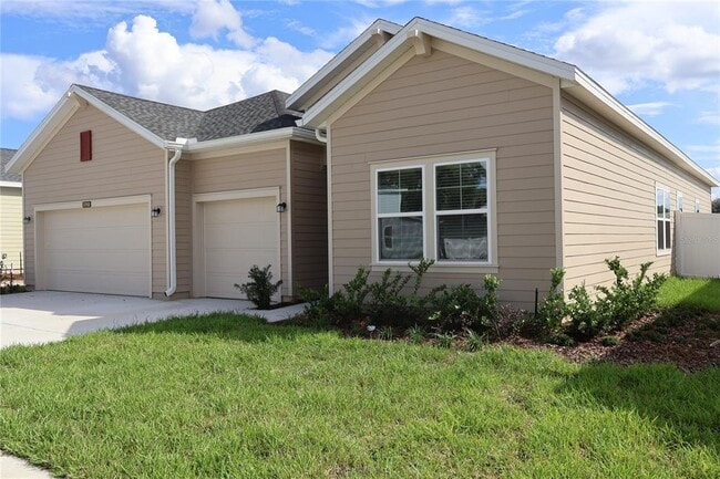 3260 NE 40th Ln in Ocala, FL - Building Photo - Building Photo