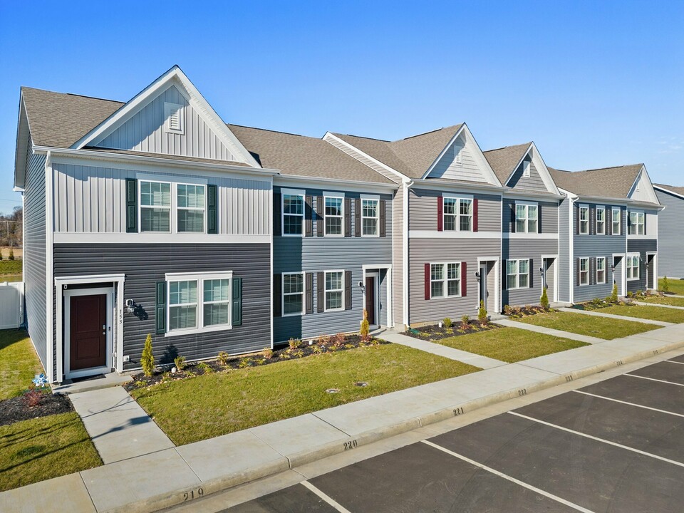 West Wind Townhomes in Stephens City, VA - Foto de edificio
